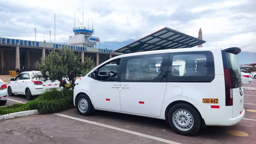 AEROPUERTO - SERVICIO DE TRANSPORTE TURISTICO